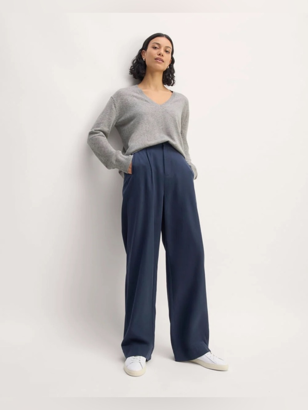 Everlane THE CLASSIC V IN CASHMERE in Light Heather Gray, Size XS